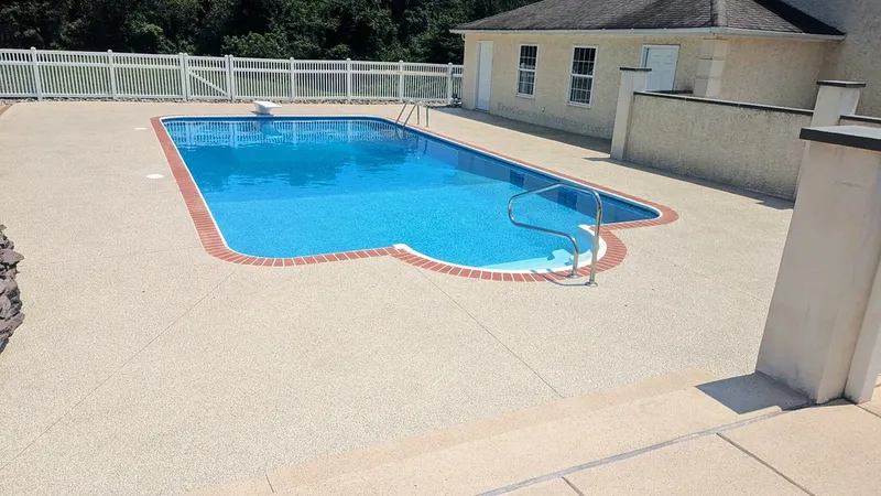 Flake coating on a pool deck