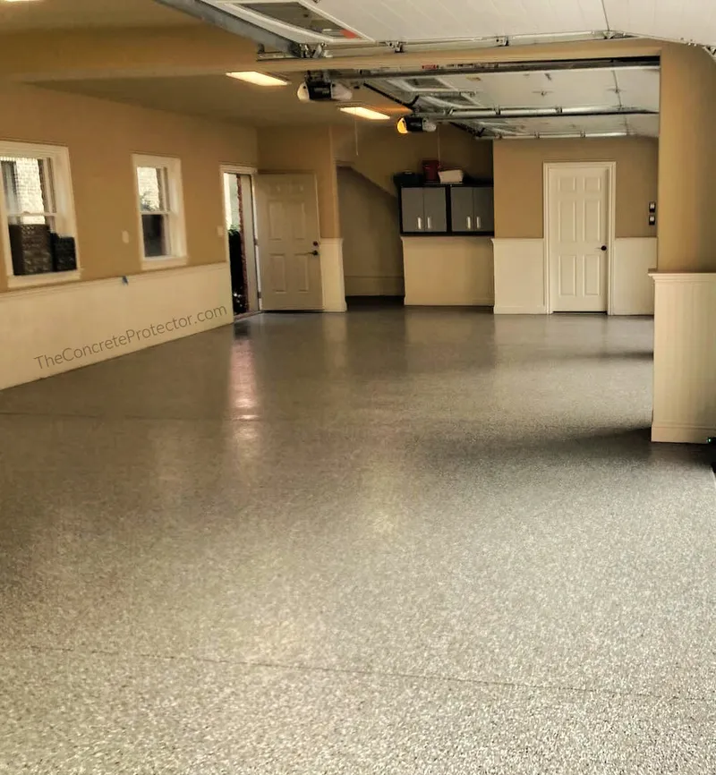 Flake coating on a garage floor